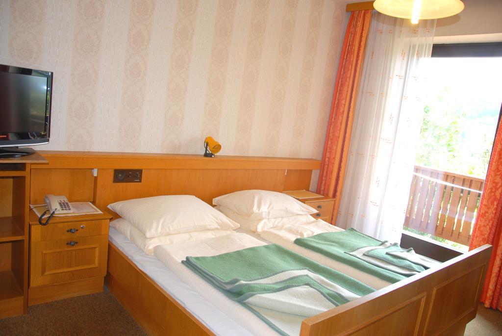 Fruehstueckspension Wiesenhaus Miesenbach  Kamer foto